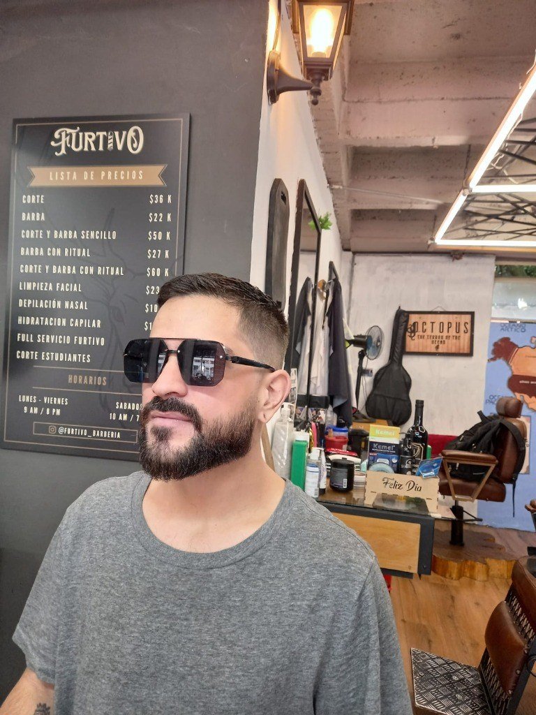 Después: Mid Fade + Barba Esculpida por Juan Quintero