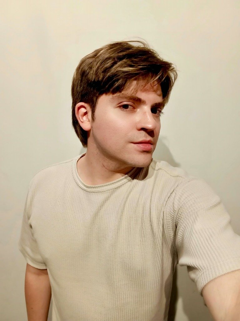 Antes: cabello liso sin definir